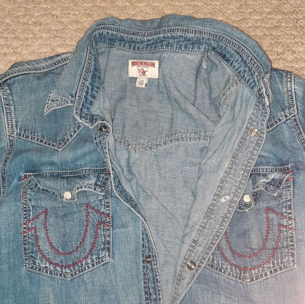 True religion button down short sleeve